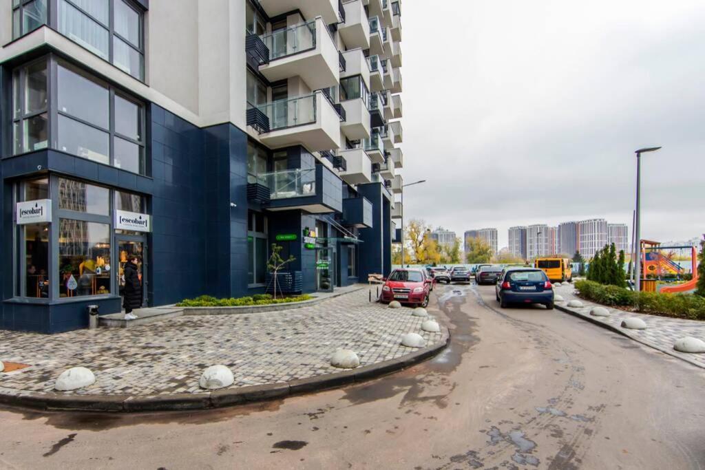 Новые Светлые Апартаменты Метро Славутич Kiev Buitenkant foto