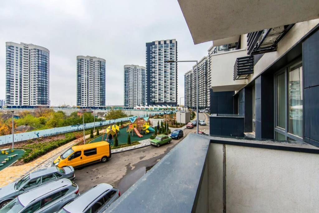 Новые Светлые Апартаменты Метро Славутич Kiev Buitenkant foto