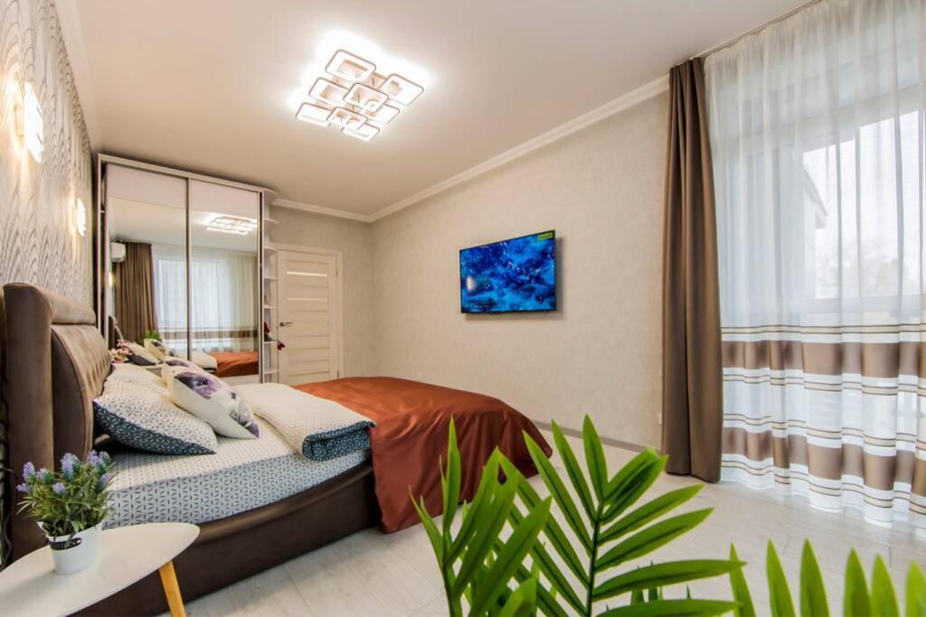 Новые Светлые Апартаменты Метро Славутич Kiev Buitenkant foto