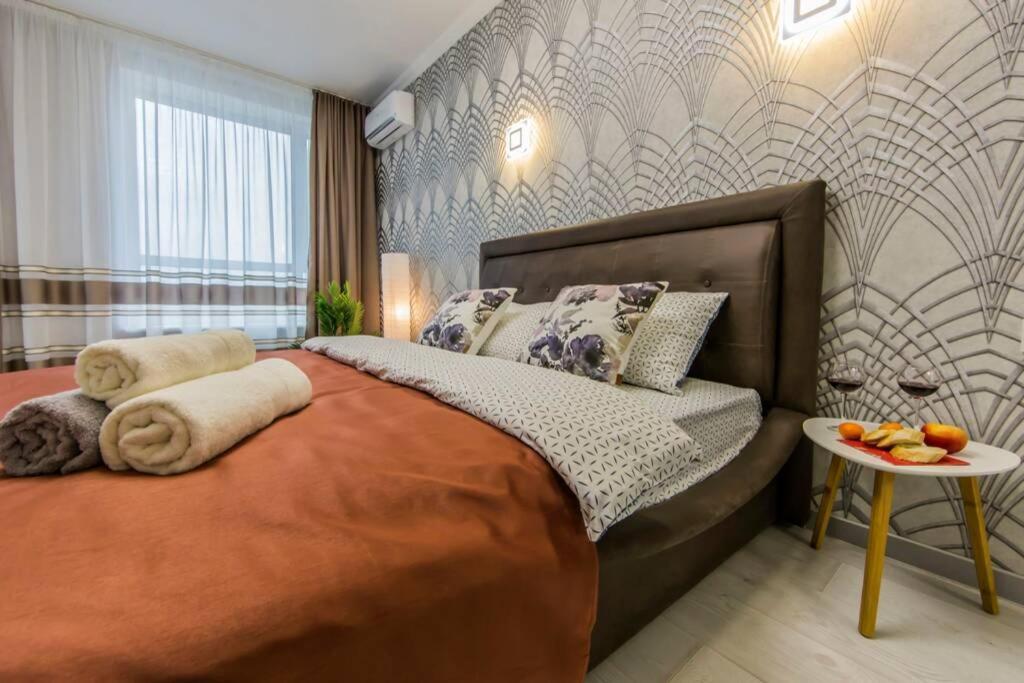 Новые Светлые Апартаменты Метро Славутич Kiev Buitenkant foto