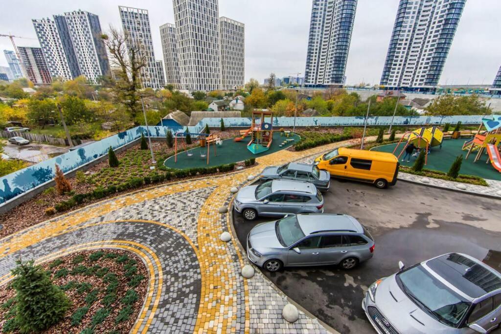 Новые Светлые Апартаменты Метро Славутич Kiev Buitenkant foto