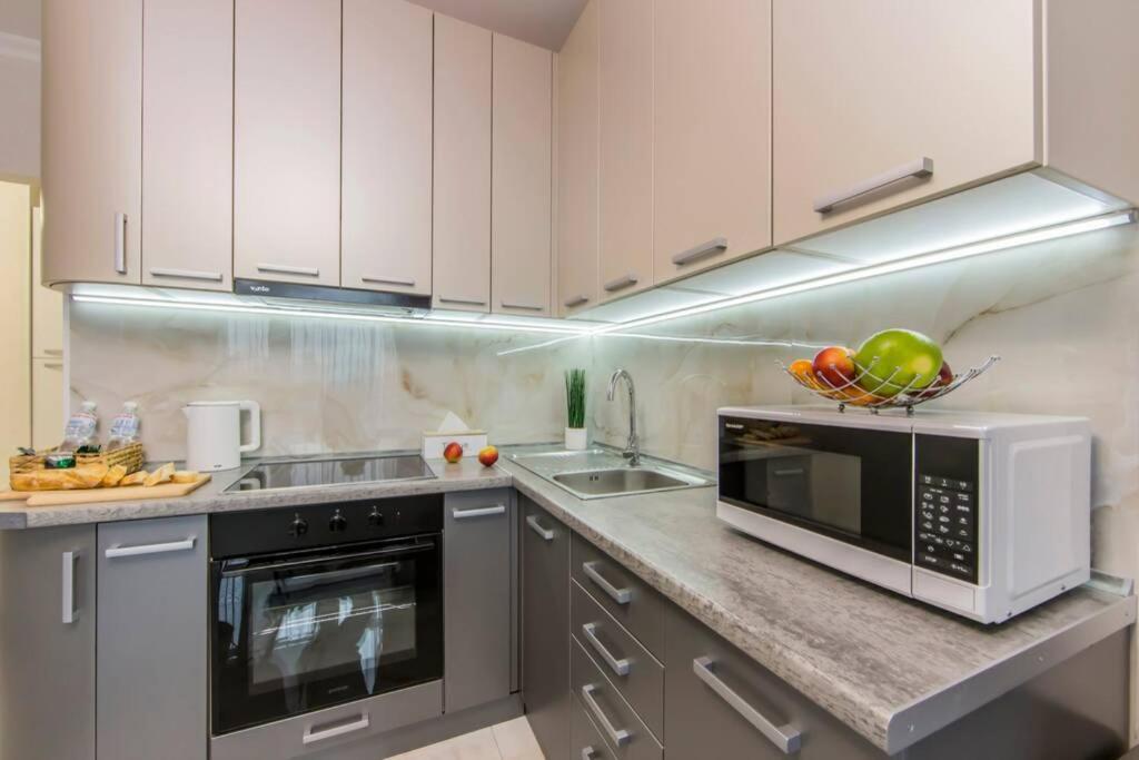 Новые Светлые Апартаменты Метро Славутич Kiev Buitenkant foto