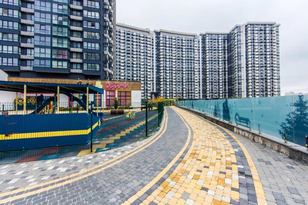 Новые Светлые Апартаменты Метро Славутич Kiev Buitenkant foto